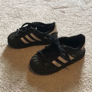 Adidas toddler black shoes